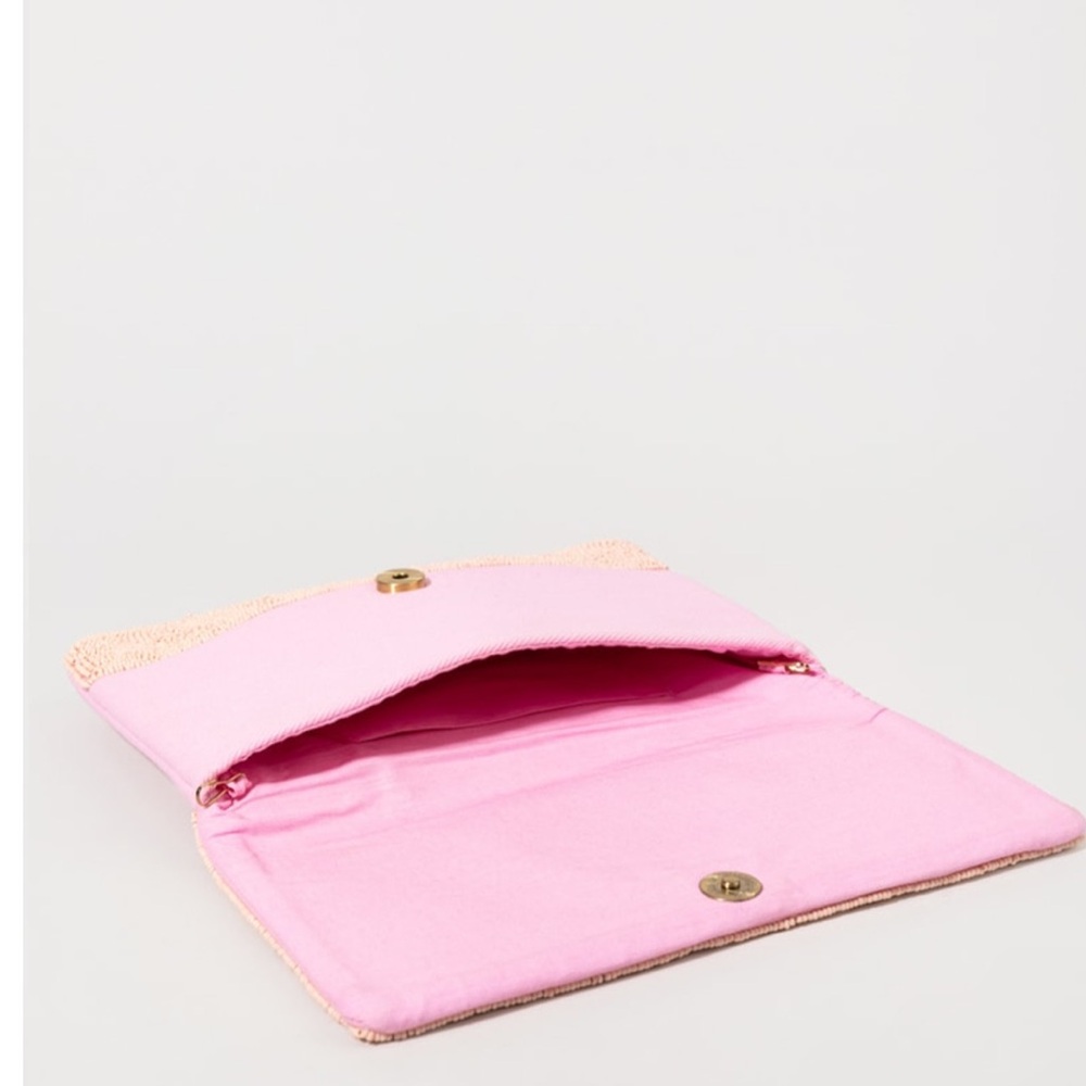 Francesca’s collection Beaded Crowned Heart Clutch Purse color PINK - Picture 4 of 4